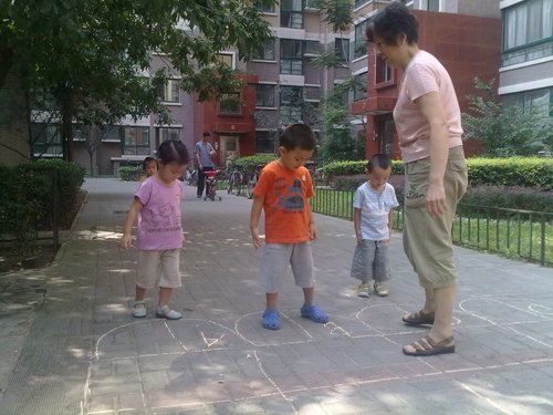 妈妈,请别担心我不会玩