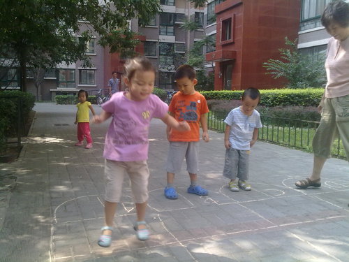 妈妈,请别担心我不会玩