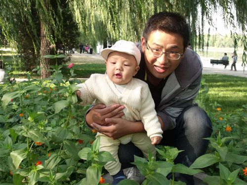 有人说 兔兔的这件毛衣不错 姑姑买的 才几十元一套