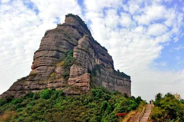 徒步丹霞锦江，登丹霞最高峰巴寨