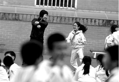 北京一小学课间跳江南Style：元芳，你怎么看？