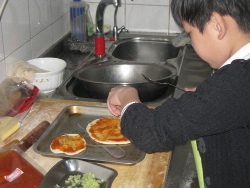 儿子做披萨